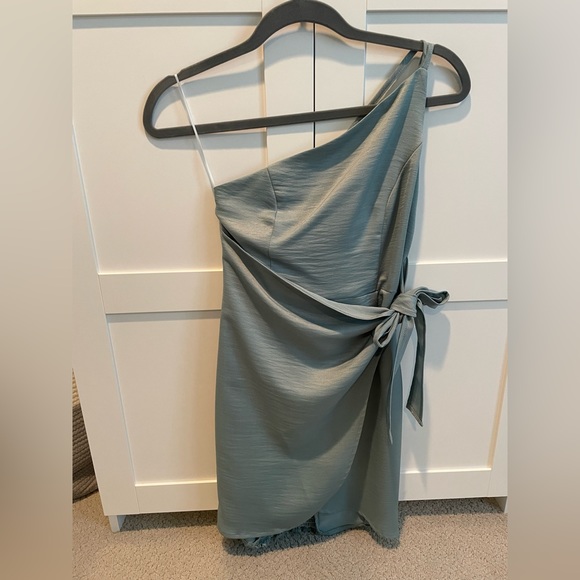Hello Molly Dresses & Skirts - Hello Molly dress, size 2